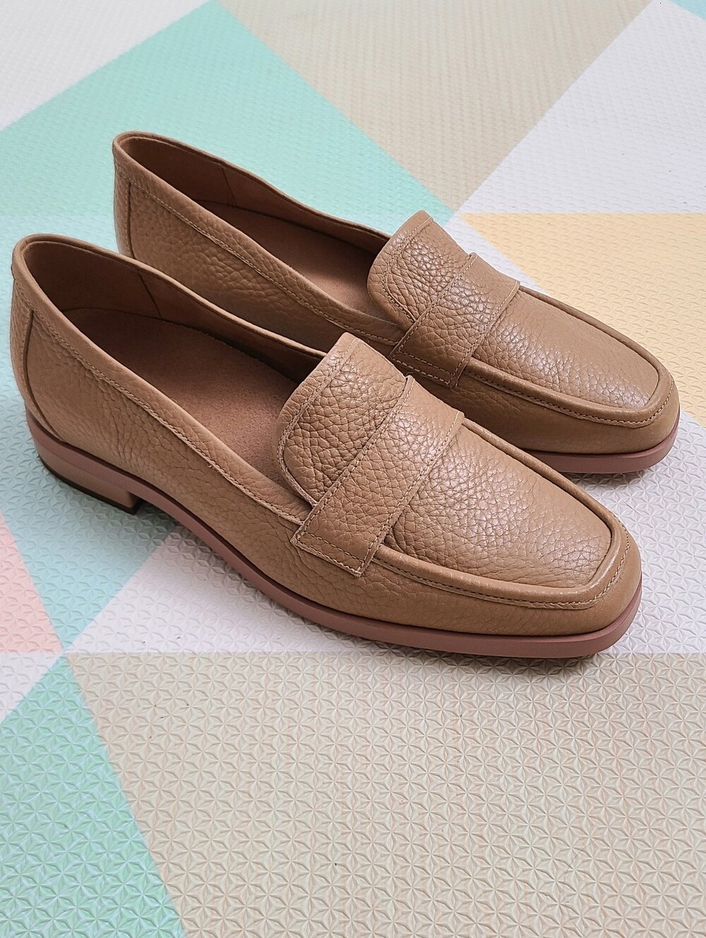NEW- Vionic Sellah Tumbled Leather Slip On Loafers Size EU 38 US 7.5
